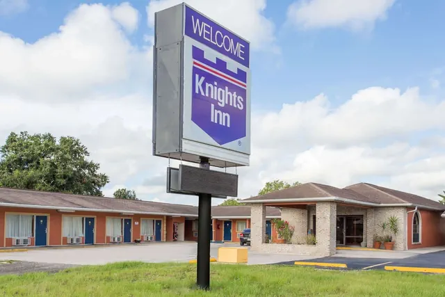 Photo 1 - Knights Inn Arcadia