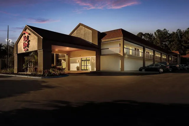 Photo 1 - Red Roof Inn Tupelo
