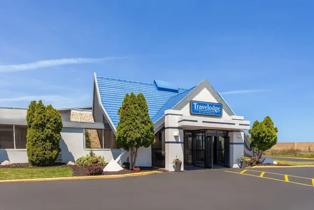 Photo 1 - Travelodge by Wyndham Milwaukee