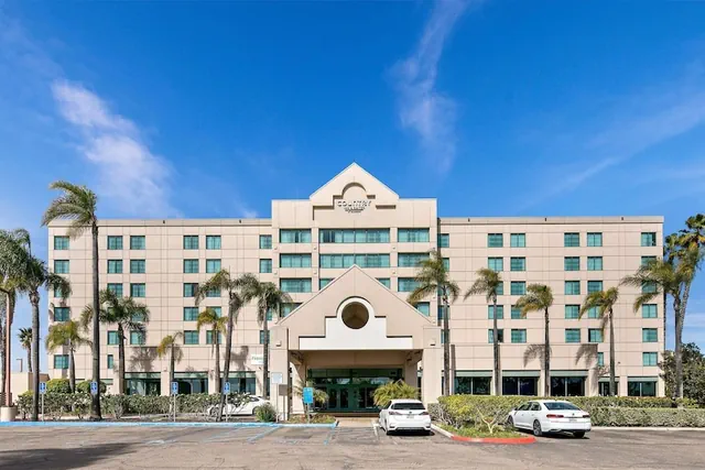 Photo 1 - Country Inn & Suites by Radisson, San Diego North, CA