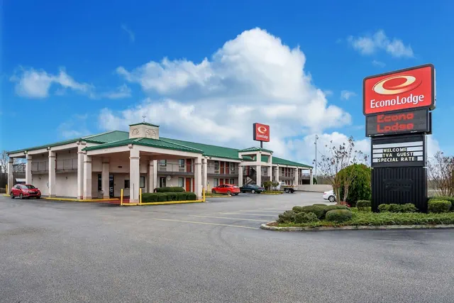 Photo 1 - Econo Lodge Athens I-65
