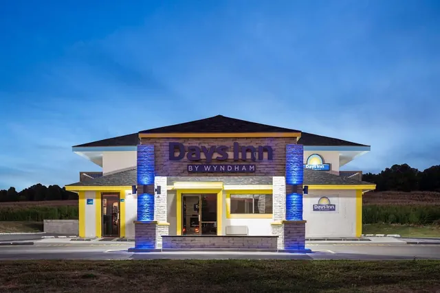 Photo 1 - Days Inn by Wyndham Cloverdale Greencastle