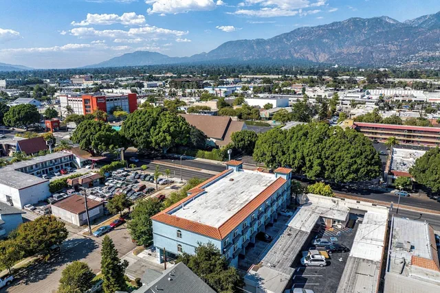 Photo 1 - Rodeway Inn & Suites Pasadena