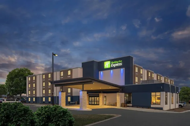 Photo 1 - Holiday Inn Express Minneapolis West Plymouth by IHG
