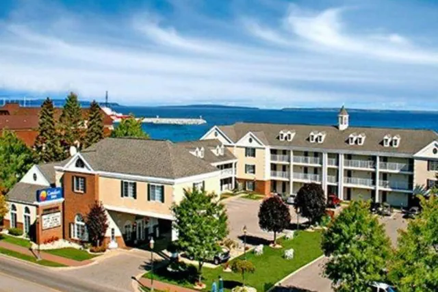 Photo 1 - Comfort Inn Lakeside