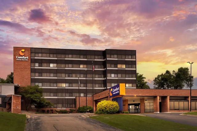 Photo 1 - Comfort Inn & Suites Madison - Airport