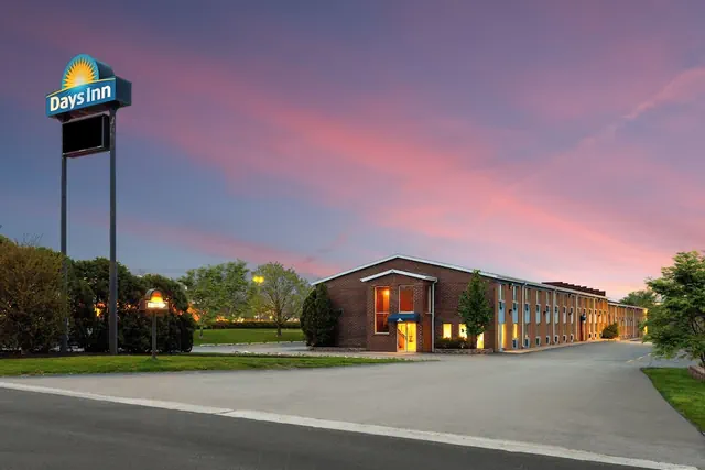 Photo 1 - Days Inn by Wyndham Rockford I-90 Casino District