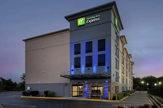 Photo 1 - Holiday Inn Express Washington DC - BW Parkway by IHG