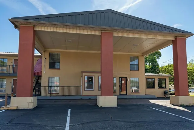 Photo 1 - Diamond Inn Forrest City I-40