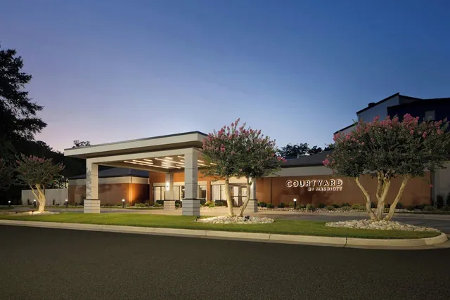 Photo 1 - Courtyard by Marriott Williamsburg Busch Gardens Area