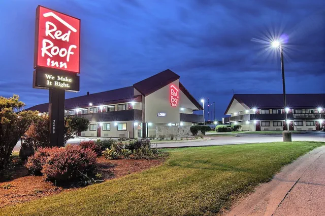 Photo 1 - Red Roof Inn Springfield, IL