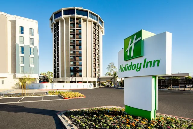 Photo 1 - Holiday Inn Long Beach Airport Hotel and Conference Center by IHG