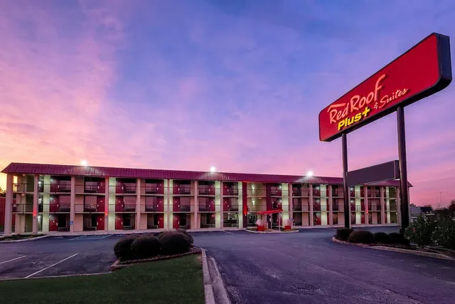 Photo 1 - Red Roof Inn PLUS+ Huntsville - Madison