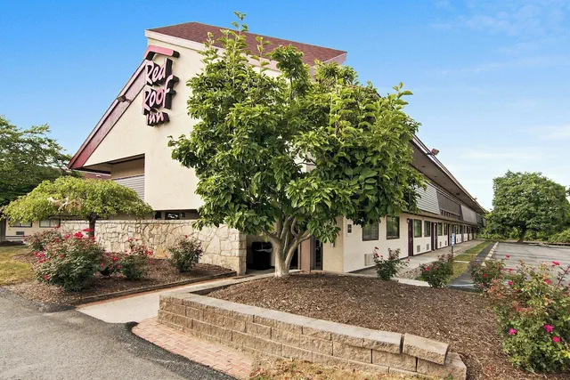 Photo 1 - Red Roof Inn Fairmont