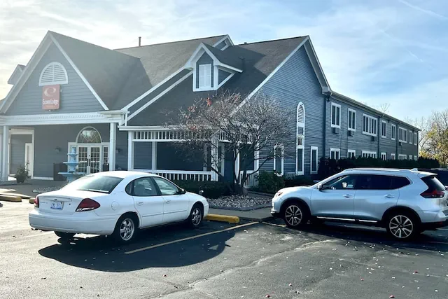 Photo 1 - Econo Lodge & Suites Grand Rapids Airport