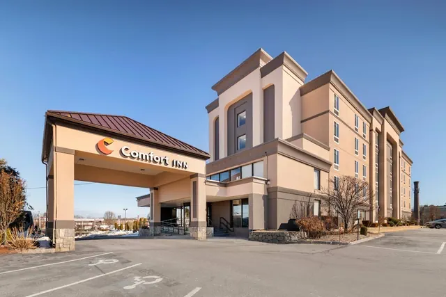 Photo 1 - Comfort Inn Manchester Airport