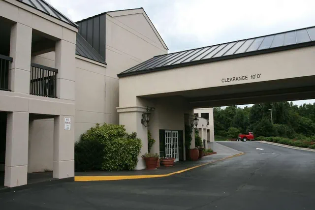 Photo 1 - Travelodge by Wyndham Roanoke
