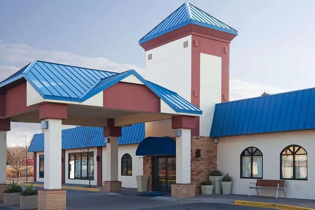 Photo 1 - Blue Way Inn Eagan Extended Stay Minneapolis Airport Eagan North MN