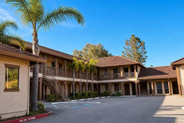 Photo 1 - Miramar Inn