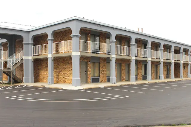 Photo 1 - Econo Lodge Franklin South
