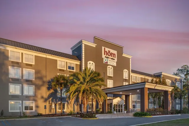 Photo 1 - HOM Hotel Gainesville, SureStay Collection by Best Western