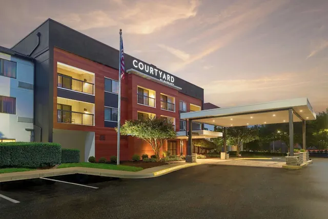 Photo 1 - Courtyard by Marriott Frederick