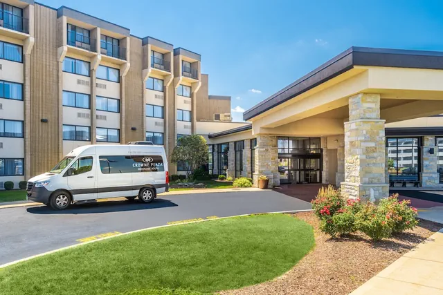Photo 1 - Crowne Plaza Milwaukee Airport by IHG