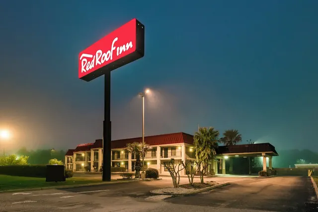 Photo 1 - Red Roof Inn Mobile North - Saraland