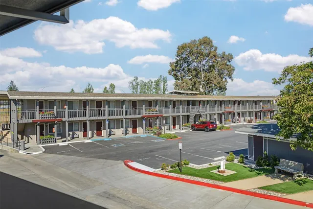 Photo 1 - Best Western Petaluma Inn
