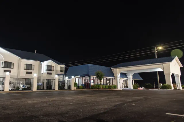Photo 1 - Days Inn by Wyndham Troy