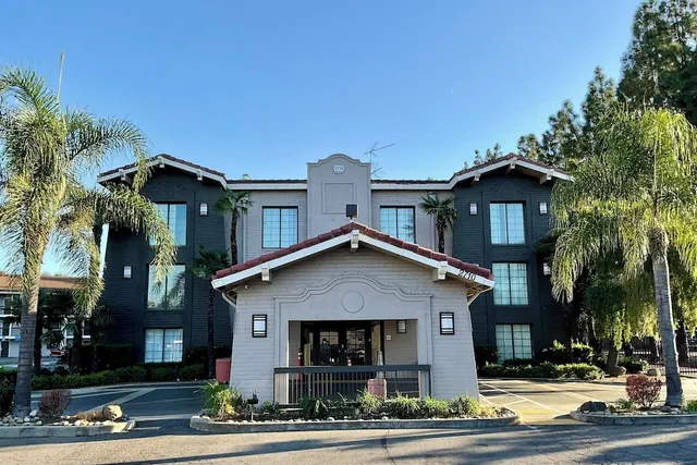 Photo 1 - La Quinta Inn by Wyndham Stockton
