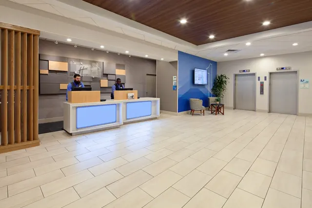 Photo 1 - Holiday Inn Express Los Angeles Airport by IHG