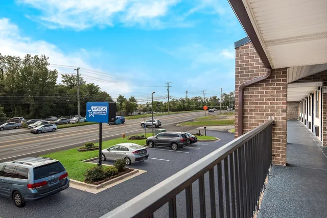 Photo 1 - Americas Best Value Inn Laurel