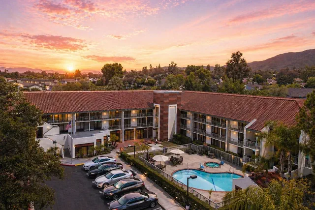 Photo 1 - La Quinta Inn & Suites by Wyndham Thousand Oaks-Newbury Park