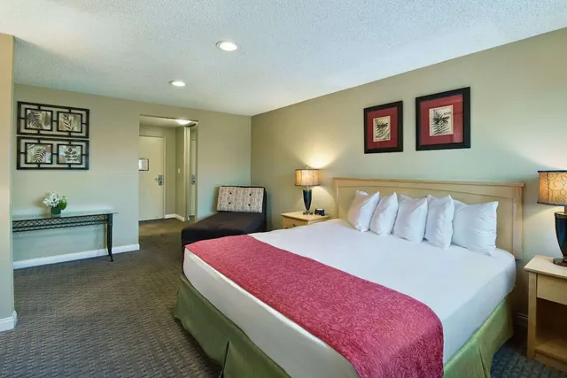 Photo 1 - Oxnard Inn Lancaster
