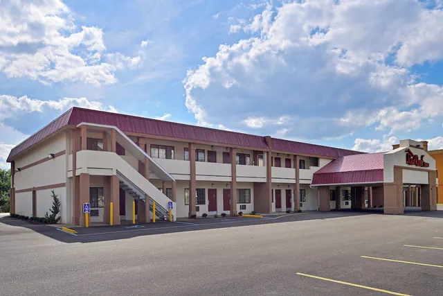 Photo 1 - Red Roof Inn Marietta