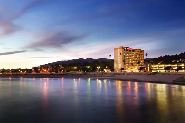 Photo 1 - Crowne Plaza Ventura Beach by IHG
