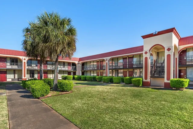 Photo 1 - Red Roof Inn Montgomery - Midtown