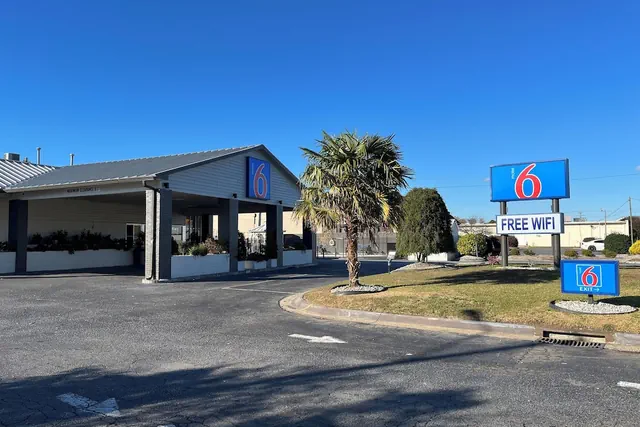 Photo 1 - Motel 6 Greenville, NC – ECU-Medical Center