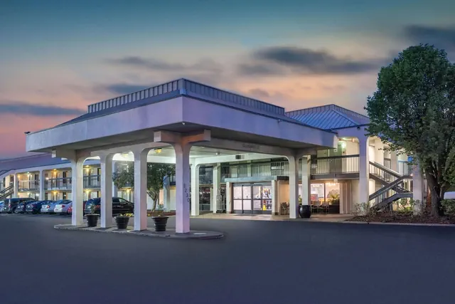 Photo 1 - Baymont by Wyndham Murfreesboro