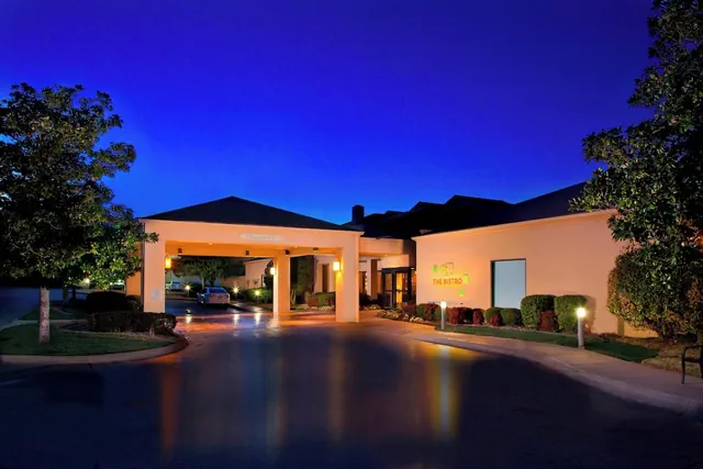 Photo 1 - Courtyard by Marriott Little Rock West