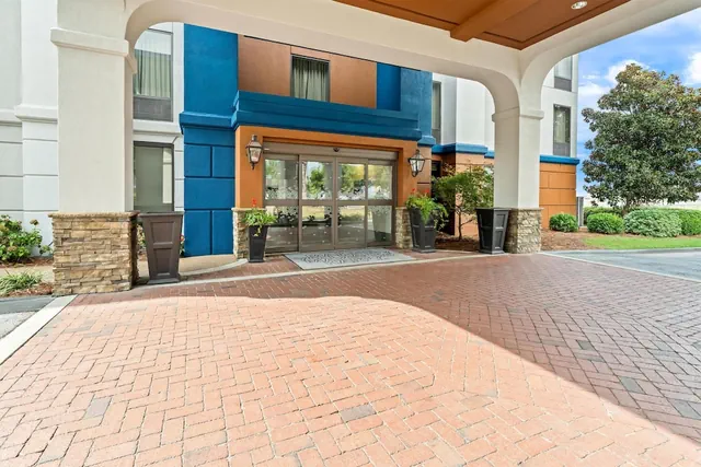 Photo 1 - Hampton Inn & Suites Tifton