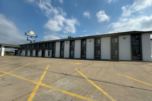 Photo 1 - Days Inn by Wyndham Salina I-70