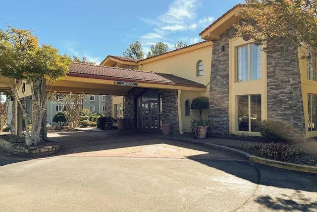 Photo 1 - Motel 6 Huntsville, AL – University Dr.