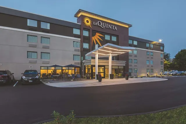 Photo 1 - La Quinta Inn & Suites by Wyndham Portland DT/Maine Med