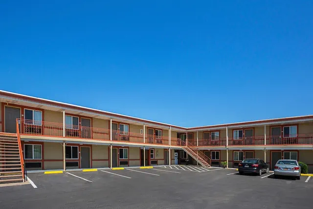 Photo 1 - Econo Lodge Hurricane Zion Park Area