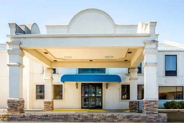 Photo 1 - Quality Inn Columbia I-65