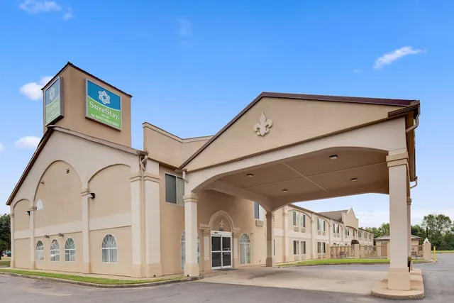 Photo 1 - SureStay Hotel by Best Western Alexandria