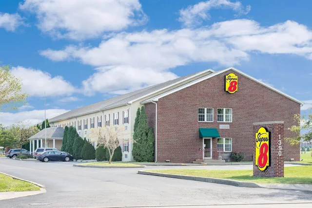 Photo 1 - Super 8 Maumee/Toledo, OH