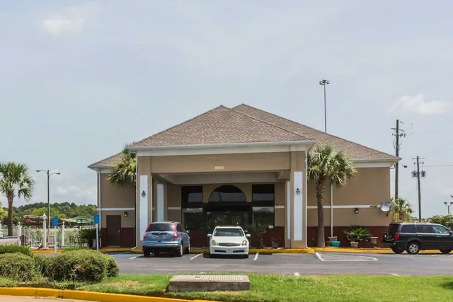 Photo 1 - Quality Inn & Suites North Montgomery